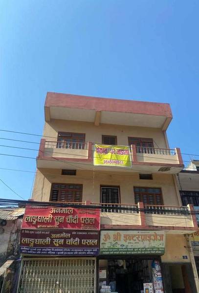 Shutter and Flat on Rent at Amarpath Near Blood Bank