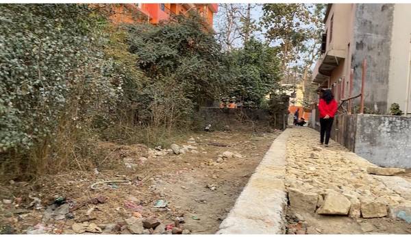 जग्गा बिक्रिमा = क्षितिज Kshitiz International College (KIC) को दक्षिण