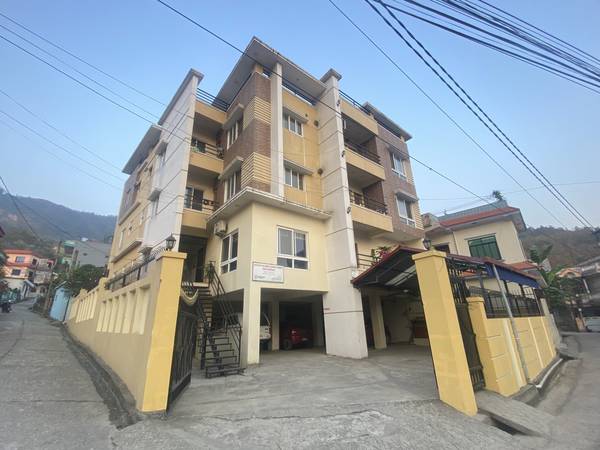 Office space available at Laxminagar Golpark