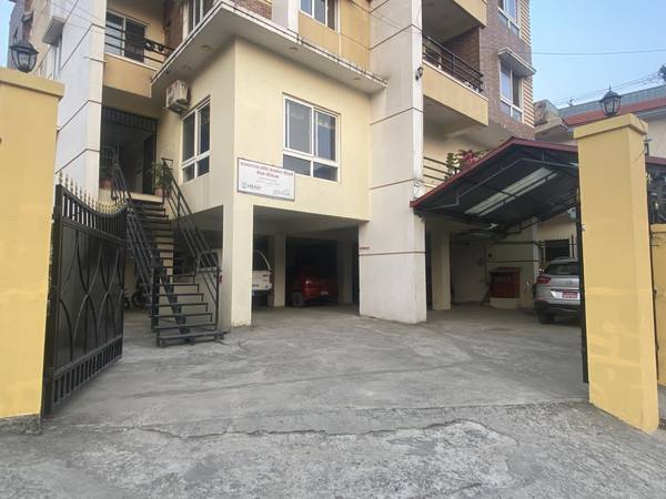 Office space available at Laxminagar Golpark